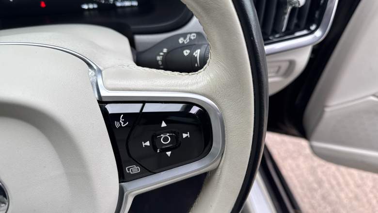 Volvo V90 2.0 D4 Cross Country Pro 5dr AWD Geartronic Diesel Estate